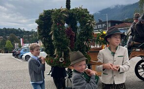 Pfarre Pfandl: Seelsorgeteam beim Erntedankfest beauftragt