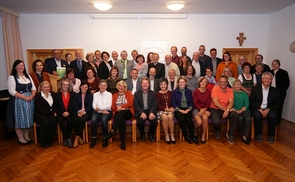 Gruppenfoto mit den PreisträgerInnen des 'Laudato si''-Preises der Diözese Linz
